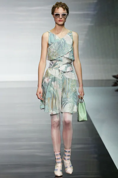 Look 50